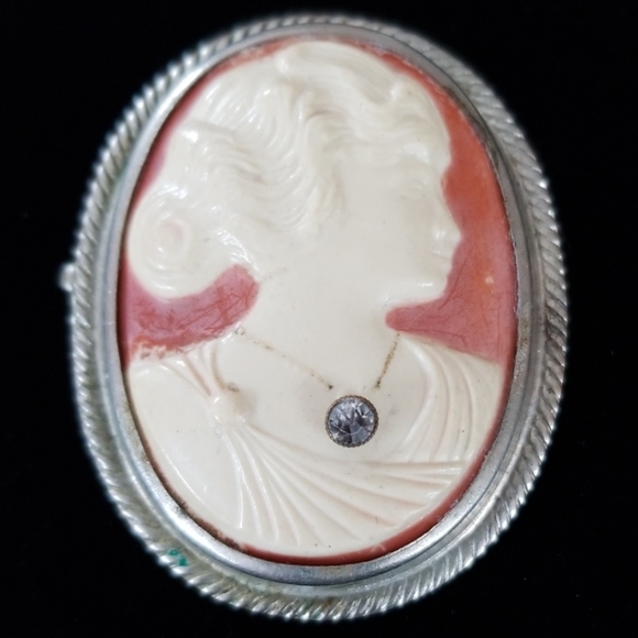 Vintage Jewelry - Vintage Cameo Rhinestone Silver Tone Brooch